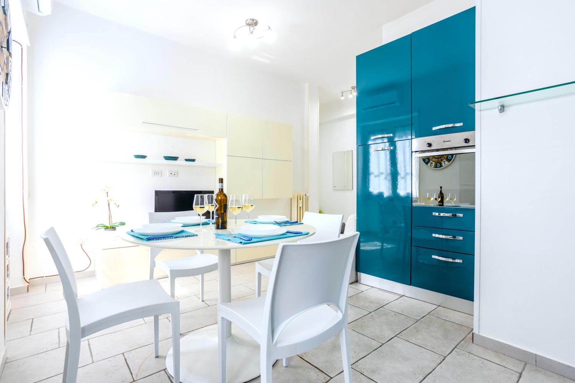 Hostly - Vittoria House - Near The Center With Private Parking Leilighet Napoli Eksteriør bilde